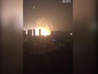 Φωτογραφία για ΠΑΝΙΚΟΣ: Μεγάλη έκρηξη στην κινεζική πόλη Τιάντζιν... [video]