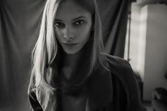 Ο άνδρας μοντέλο που κάνει καριέρα -και χρυσοπληρώνεται- ως γυναίκα... [video]