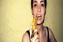 ΑΠΙΣΤΕΥΤΟ – Έτρωγε μόνο μπανάνες για 12 ημέρες! Το αποτέλεσμα θα σας σοκάρει... [video]