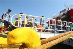 Μεγάλο κύμα για την έξοδο του Δεκαπενταύγουστου