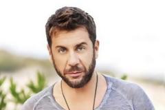 Γιώργος Μαζωνάκης: Ξέσπασε σε κλάματα και διέκοψε τη συναυλία του [video]