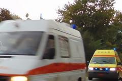 Παρα λίγι ΤΡΑΓΩΔΙΑ: Τα δέντρα συγκράτησαν το όχημα απο το γκρεμό.. 2 κοριτσάκια ανάμεσα στους τραυματίες