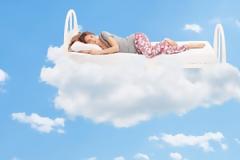 Τι αποκαλύπτουν οι κινήσεις των ματιών στον ύπνο;