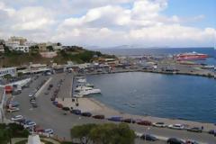 Κόλαση στο λιμάνι της Ραφήνας: Άνδρας ζωσμένος με εκρηκτικά απειλούσε να ανατιναχτεί