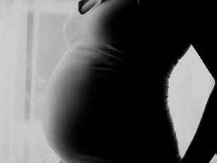 Φωτογραφία για Πάτρα: Έγκυος ξυλοκοπήθηκε από τον σύζυγό της - Νοσηλεύεται σε κρίσιμη κατάσταση