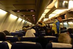 Αεροπορική εταιρεία ζυγίζει τους επιβάτες της πριν μπουν στο αεροπλάνο - Αυτός είναι ο λόγος...