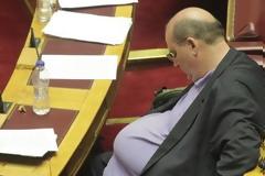 Ύπνος βουλευτών στα έδρανα! - 
