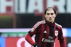 ΚΡΑΤΑΕΙ ΑΛΕΞ... ΣΤΗΝ ΕΞΟΔΟ Ο ΠΑΛΕΤΑ ΠΟΥ ΕΝΔΙΑΦΕΡΕΙ ΤΟΝ ΟΛΥΜΠΙΑΚΟ