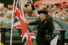 ΑΠΟΚΑΛΥΨΕΙΣ που φέρνουν σεισμό: Πώς αντέδρασε η Ελισάβετ στο θάνατό της Νταϊάνα;