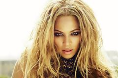 Εντυπωσιάζει στο εξώφυλλο της Vogue η Beyonce - Απαγορευμένο για καρδιακούς...