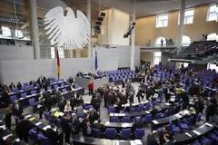 Reuters: Την Τετάρτη ψηφίζει η Bundestag για το νέο ελληνικό πρόγραμμα