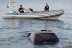 22χρονος έπεσε στη θάλασσα με το αυτοκίνητό του [photo]