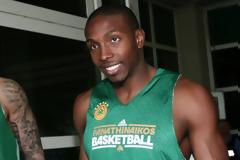 ΣΤΟ ΣΤΟΧΑΣΤΡΟ ΤΗΣ ΑΡΜΑΝΙ ΠΡΩΗΝ ΠΡΑΣΙΝΟΣ