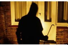 Διαρρήκτης κρυβόταν επί τρεις ημέρες κάτω από το κρεβάτι