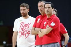 ΜΕ ΤΕΣΣΕΡΙΣ... ΠΡΟΣΘΗΚΕΣ ΠΑΙΚΤΩΝ Η ΠΡΟΕΤΟΙΜΑΣΙΑ ΤΟΥ ΘΡΥΛΟΥ!