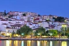 Πύλος Η μικρή πόλη στις δυτικές ακτές του νομού Μεσσηνίας, με θέα το Ιόνιο