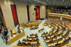 Οι Ολλανδοί βουλευτές έχασαν τις διακοπές τους λόγω... Ελλάδας!