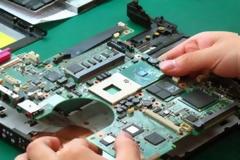 ΑΗΔΙΑ: Άνοιξε το laptop για επισκευή και 