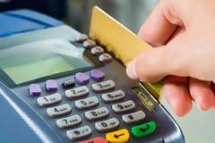 Μόνο με πιστωτικές ή χρεωστικές κάρτες οι συναλλαγές πάνω από 30 ή 40 ευρώ