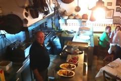 Αγριο έγκλημα στην Υδρα - Δύο υπάλληλοί του φέρονται να εμπλέκονται στο θάνατο του εστιάτορα