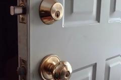 Η Ιστορία που ΣΥΓΚΛΟΝΙΖΕΙ: Τους άνοιξε την πόρτα το παιδί τους που είχε 