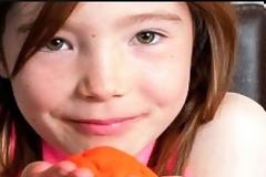 ΔΙΤΕ την 8χρονη με τις αλλοκοτές συνήθεις στο φαγητό -  Πλαστελίνη,άμμο, σαπούνι