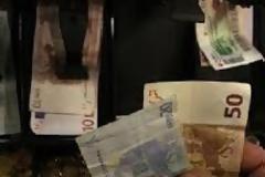 Δείτε πώς μια 5χρονη έκλεψε 2.400 ευρώ από ταβέρνα των Τεμπών [video]