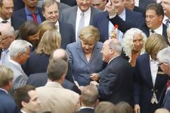 ΕΝΕΚΡΙΝΕ ΤΟ ΤΡΙΤΟ ΕΛΛΗΝΙΚΟ ΠΡΟΓΡΑΜΜΑ Η ΓΕΡΜΑΝΙΚΗ ΒΟΥΛΗ