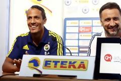 ΕΠΕΣΤΡΕΨΕ ΣΤΗΝ ΕΛΛΑΔΑ ΜΕ ΧΑΜΟΓΕΛΑ ΚΑΙ... ΑΝΑΦΟΡΕΣ ΣΤΟΝ ΘΡΥΛΟ Ο ΠΕΡΕΪΡΑ!