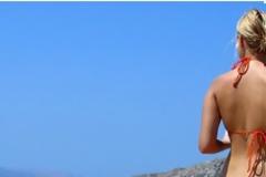 Η φώτο που σαρώνει στο Facebook με την... γερμανίδα τουρίστρια - Θα γελάτε μέχρι το 2016... [photo]