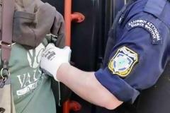 Ούτε στους μισούς μετανάστες δεν παίρνουν δακτυλικά αποτυπώματα