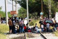 Μπλοκαρισμένοι στα σύνορα Ελλάδας - ΠΓΔΜ 1.500 μετανάστες