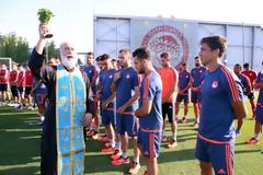 ΕΓΙΝΕ Ο ΑΓΙΑΣΜΟΣ ΓΙΑ ΤΗ ΝΕΑ ΧΡΟΝΙΑ ΣΤΟ ΡΕΝΤΗ!