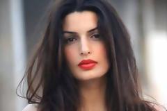 Θεέ μου! Η Σωτηροπούλου στο κρεβάτι της προκαλεί αναστεναγμούς και εμφράγματα