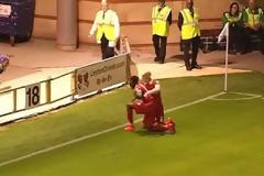 Και στη τέταρτη κατηγορία της Αγγλίας...κρύβουν την μπάλα!