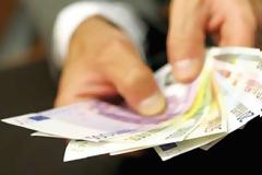 Oι δέκα φόροι υπέρ τρίτων που καταργεί το νέο μνημόνιο - Τι θα είναι πιο φθηνό