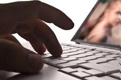 Συνελήφθη σε ξενοδοχείο της Ηλείας για πορνογραφία ανηλίκων μετά από παγκόσμια επιχείρηση εντοπισμού του