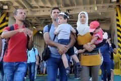 «ΚΑΡΑΒΑΝΙ» 2.172 ΠΡΟΣΦΥΓΩΝ ΚΑΤΑΦΘΑΝΕΙ ΤΟ ΑΠΟΓΕΥΜΑ ΣΤΟΝ ΠΕΙΡΑΙΑ