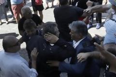 Έπεσε το Twitter! Γλεντάει και ρίχνει στα τέσσερα τον Καμμένο για την επίθεση με τα αυγά... [photos]