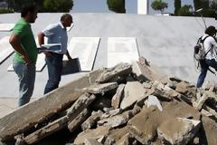 Κομμάτι-κομμάτι βρίσκουν το θαμένο αεροσκάφος με τους Ελληνες καταδρομείς