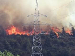 Φωτογραφία για Ανεξέλεγκτη η πυρκαγιά στη Ρόδο:  Στο σημείο έχει σπεύσει το σύνολο της πυροσβεστικής δύναμης του νησιού