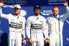 O HAMILTON ΠΑΙΖΕΙ ΜΠΑΛΑ ΧΩΡΙΑ ΑΝΤΙΠΑΛΟ