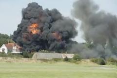 Βρετανία: Μαχητικό αεροσκάφος συνετρίβη σε αεροπορικές επιδείξεις [video+photos]