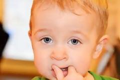 Άφθες: τι είναι και πώς φεύγουν από το παιδί;