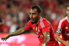 ΜΕΣΑ ΚΑΙ ΟΙ... ΤΡΕΙΣ!