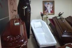 Σοκ για τους συγγενείς 25χρονης - Έκλεψαν το άψυχο κορμί της από γραφείο κηδειών [photo]