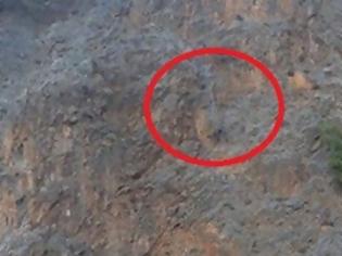 Φωτογραφία για Θρίλερ στην Αγία Ρουμέλη Σφακίων - Ορειβάτης κρεμάστηκε σε γκρεμό... [photo]