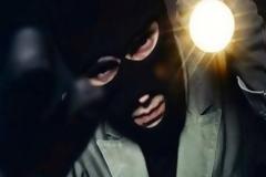 Πάτρα: Τρόμος για ηλικιωμένη τα ξημερώματα στο Σκαγιοπούλειο - Κουκουλοφόροι εισέβαλαν στο διαμέρισμά της