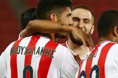 ΤΣΕΚΑΡΕ ΤΡΕΙΣ... ΕΡΥΘΡΟΛΕΥΚΟΥΣ!