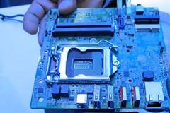 Η ΠΡΩΤΗ MINI MOBOS ΤΗΣ INTEL ΜΕ ΑΛΛΑΓΗ CPU!